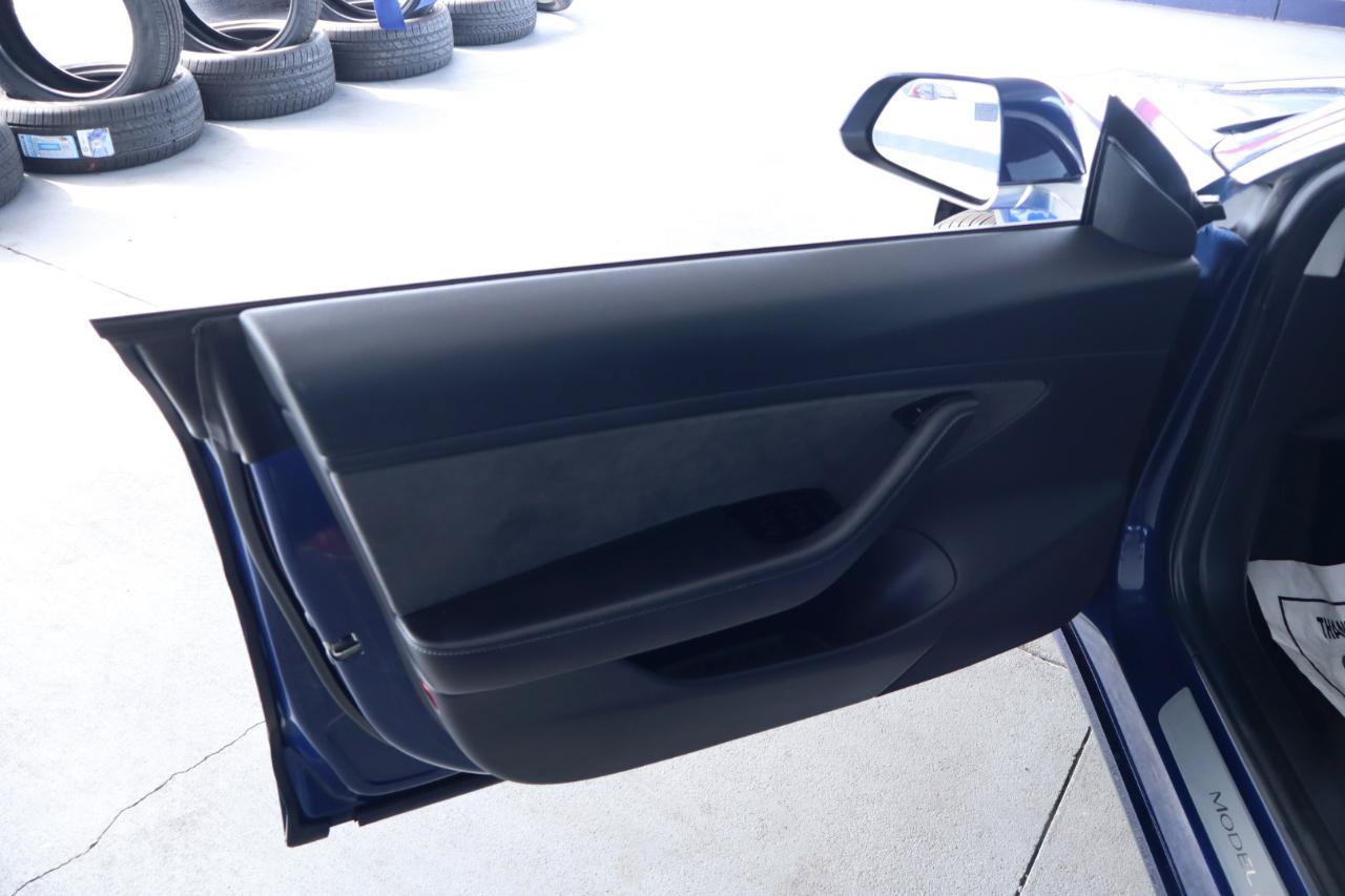 Used 2018 Tesla Model 3 Long Range RWD image 12