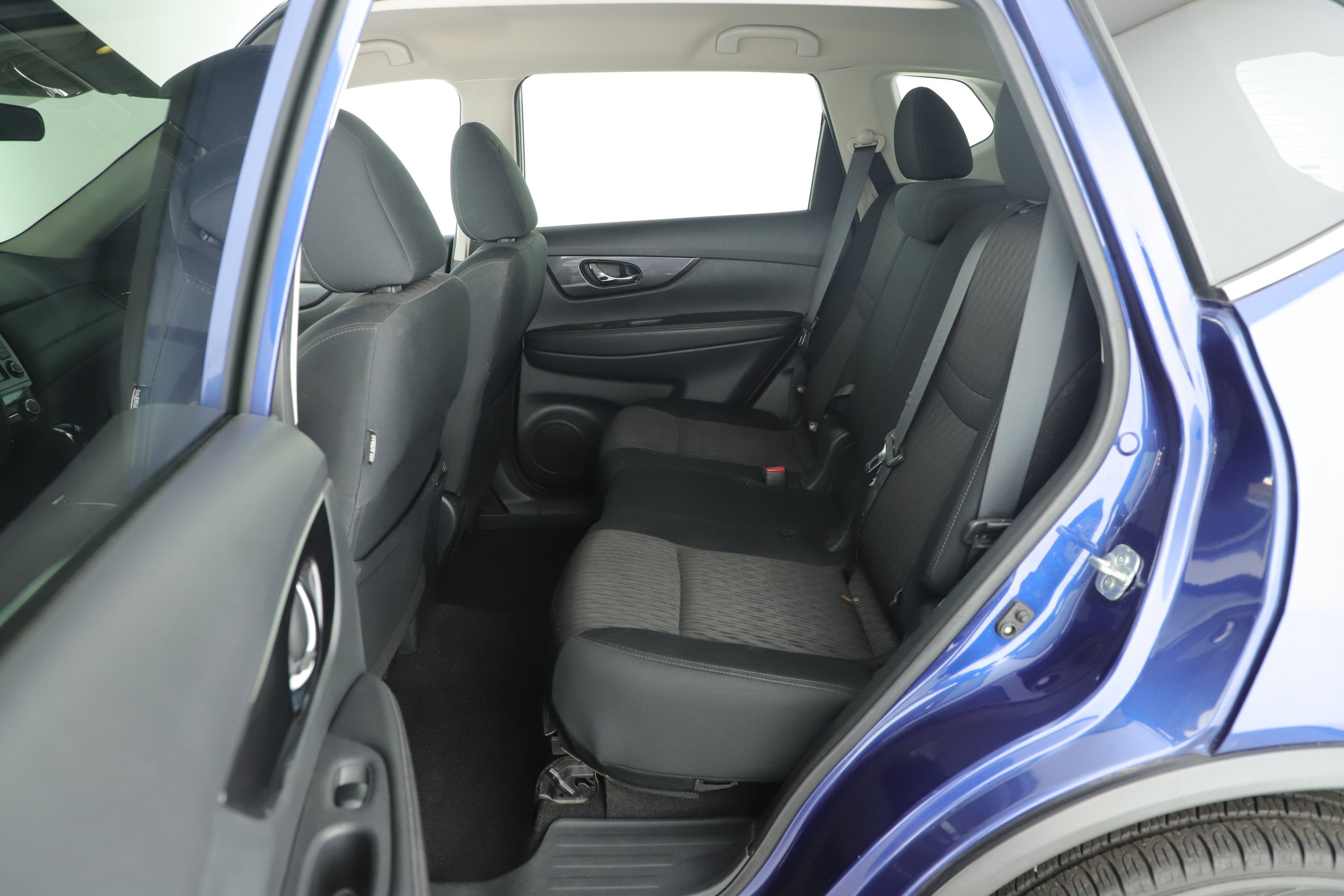 Used 2018 Nissan Rogue SV image 8