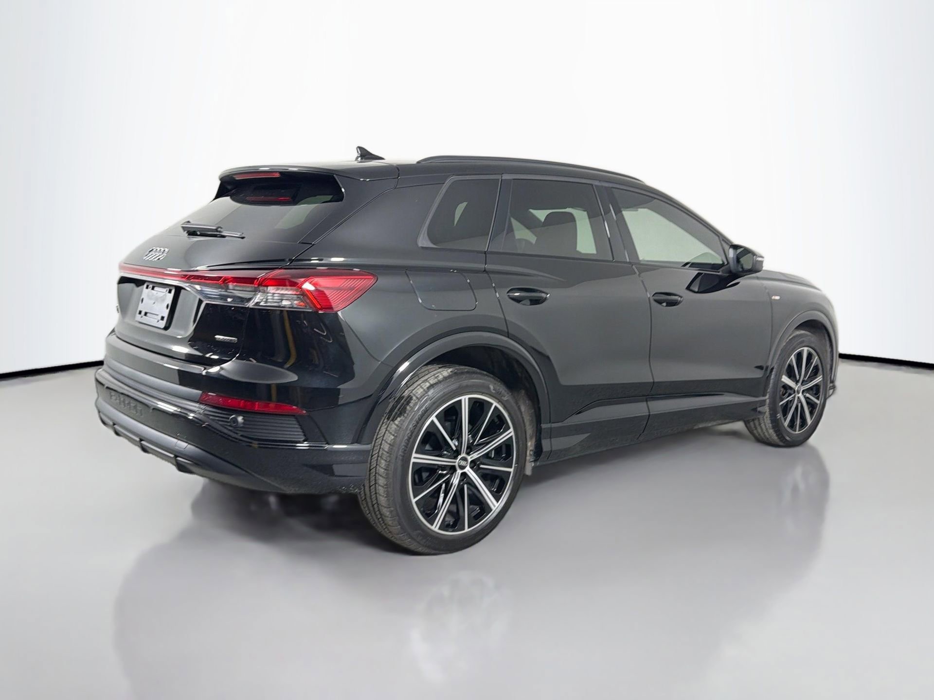 Used 2022 Audi Q4 e-tron Premium Plus image 6