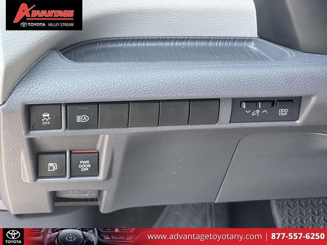 Used 2021 Toyota Sienna XLE AWD/4WD image 24