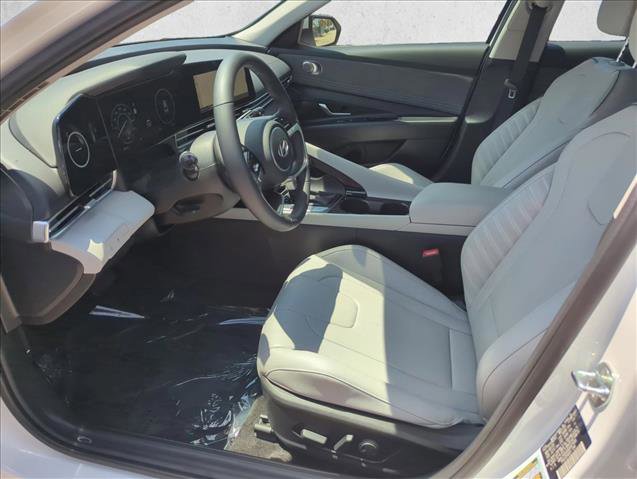 Used 2024 Hyundai Elantra Limited FWD image 12