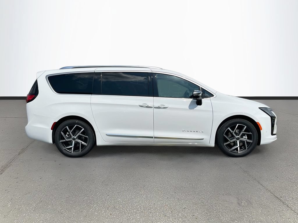 New 2027 Chrysler Pacifica Pinnacle w/ Theater Group FWD image 8