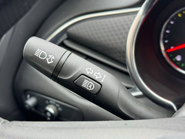 Used 2019 Chevrolet Malibu Hybrid image 26