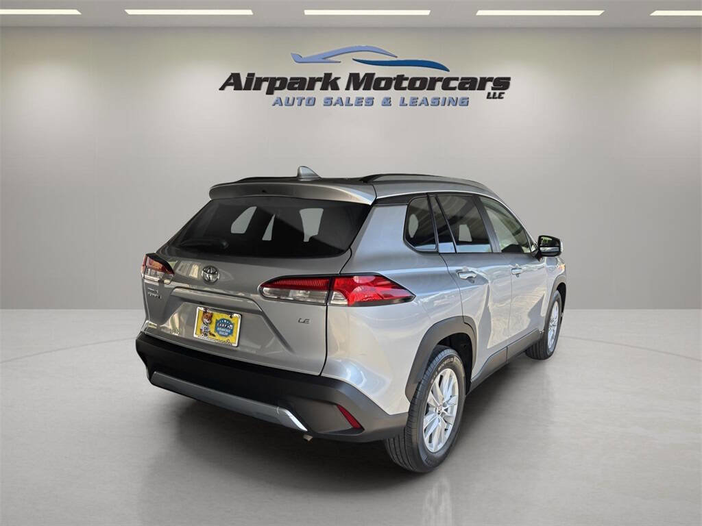 Used 2023 Toyota Corolla Cross LE image 5
