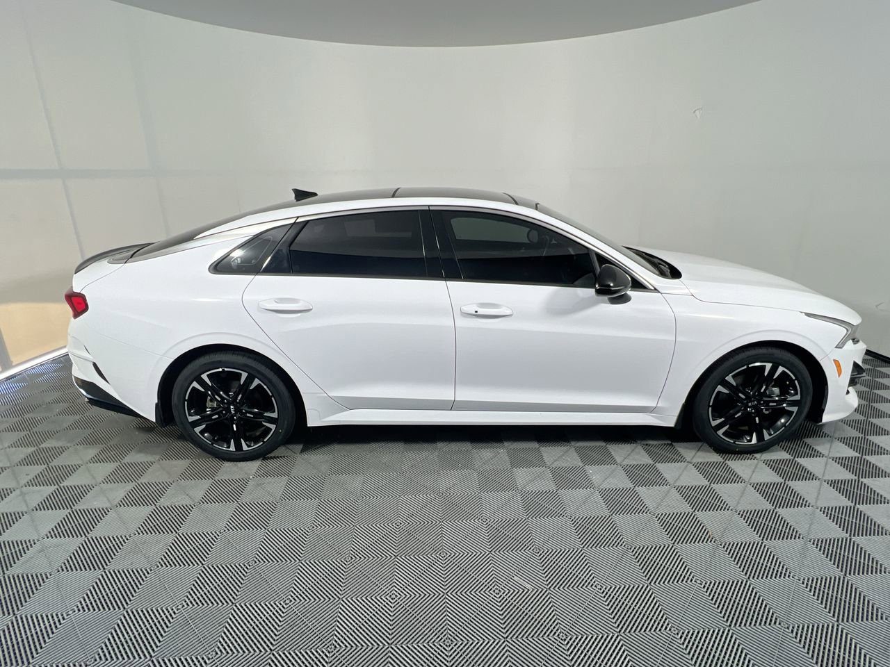 Used 2021 Kia K5 GT-Line w/ GT-Line FWD Premium Package image 2