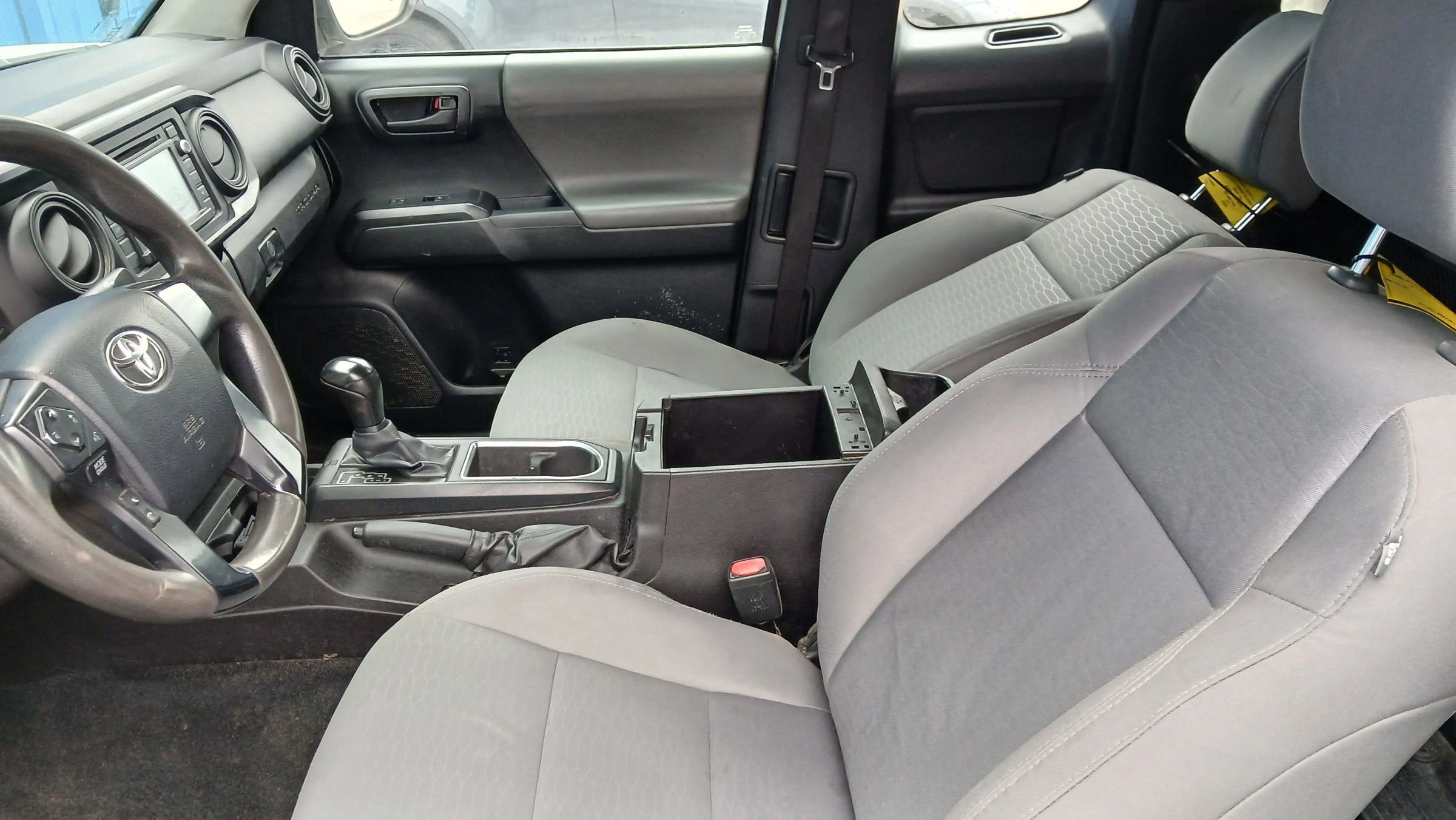 Used 2016 Toyota Tacoma SR RWD image 12