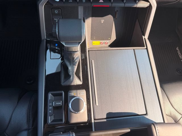 Used 2025 Toyota Sequoia Platinum AWD/4WD image 23