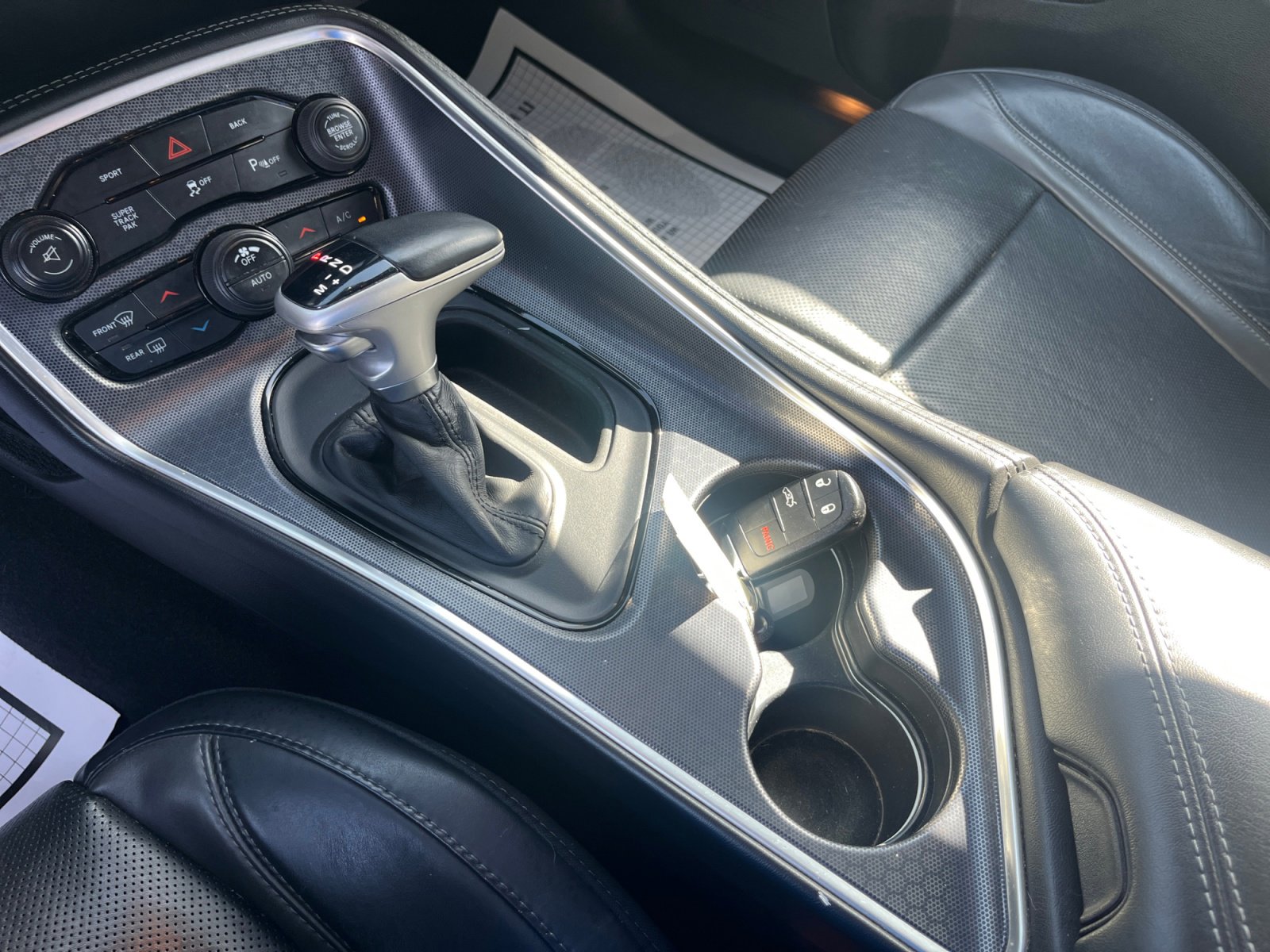 Used 2015 Dodge Challenger R/T Plus RWD image 31