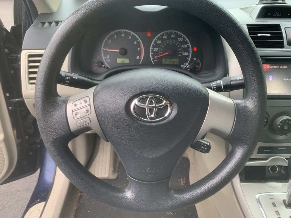Used 2013 Toyota Corolla LE FWD image 9