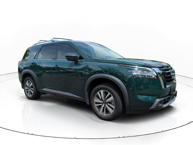 Used 2023 Nissan Pathfinder SL image 2