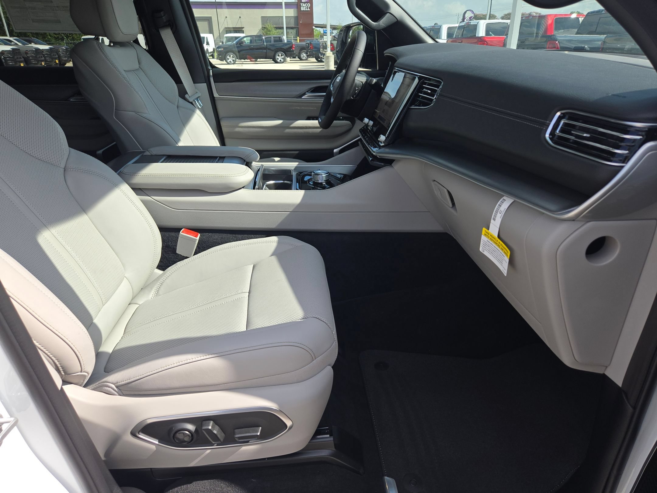 New 2026 Jeep Grand Wagoneer Limited w/ Premium Group II AWD/4WD image 20