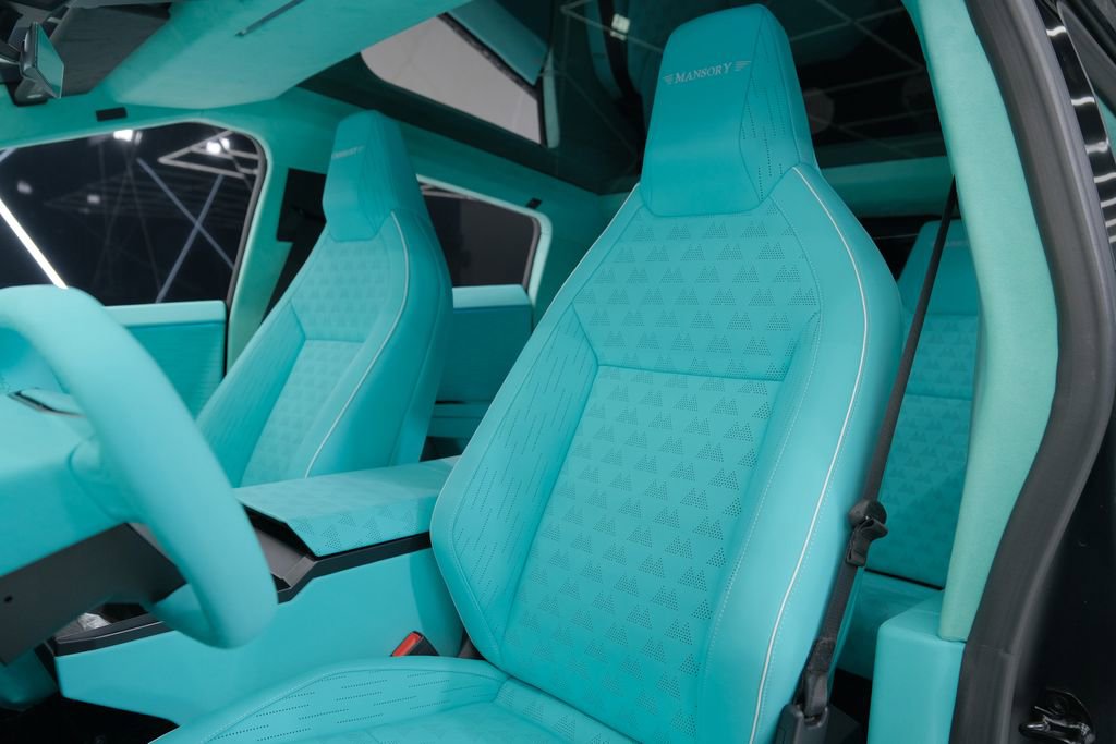 Used 2025 Tesla Cybertruck AWD Crew Cab image 22