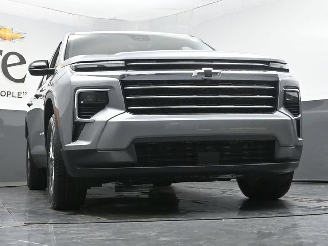 New 2026 Chevrolet Traverse LT w/ Driver Confidence Package FWD image 3