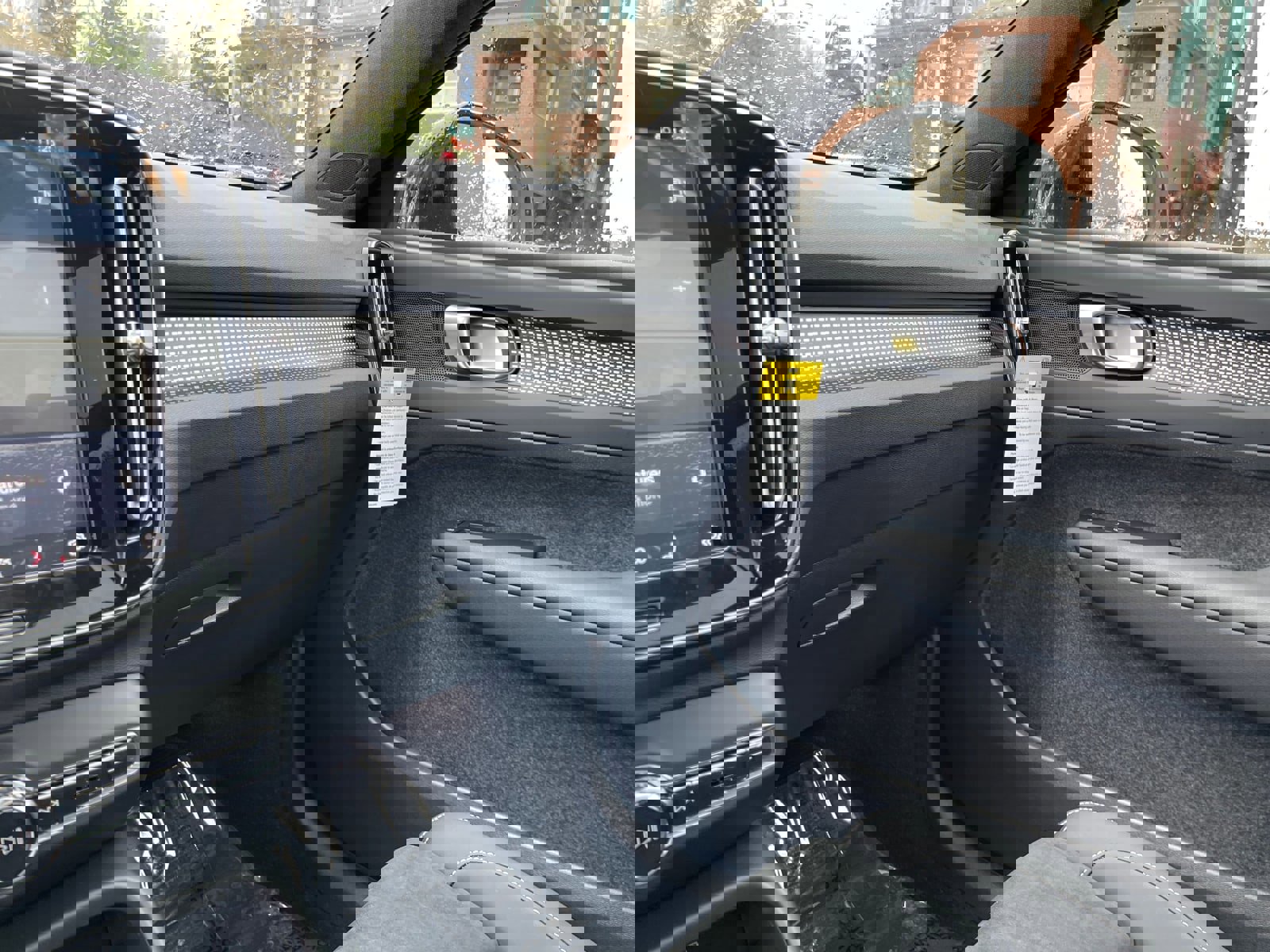 New 2023 Volvo XC40 B5 Plus w/ Protection Package Premier image 29