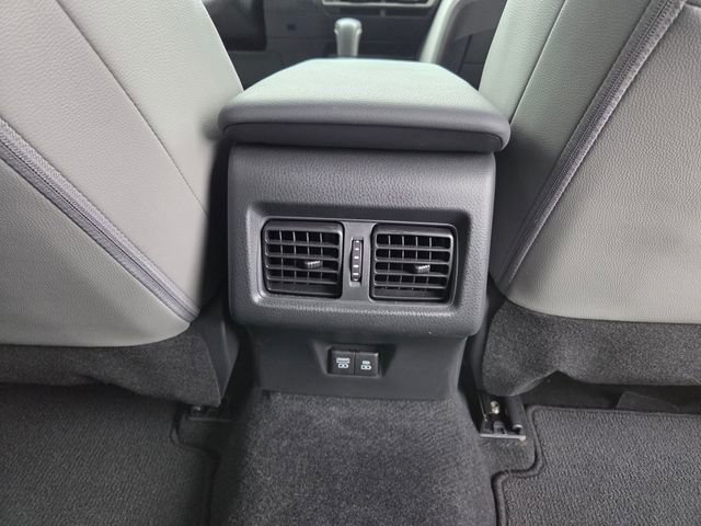 Used 2025 Toyota Camry SE image 18