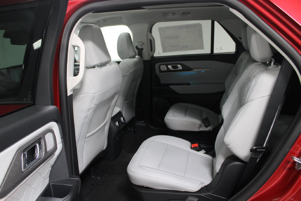 New 2026 Ford Explorer Platinum w/ LUX Leather Package AWD/4WD image 23