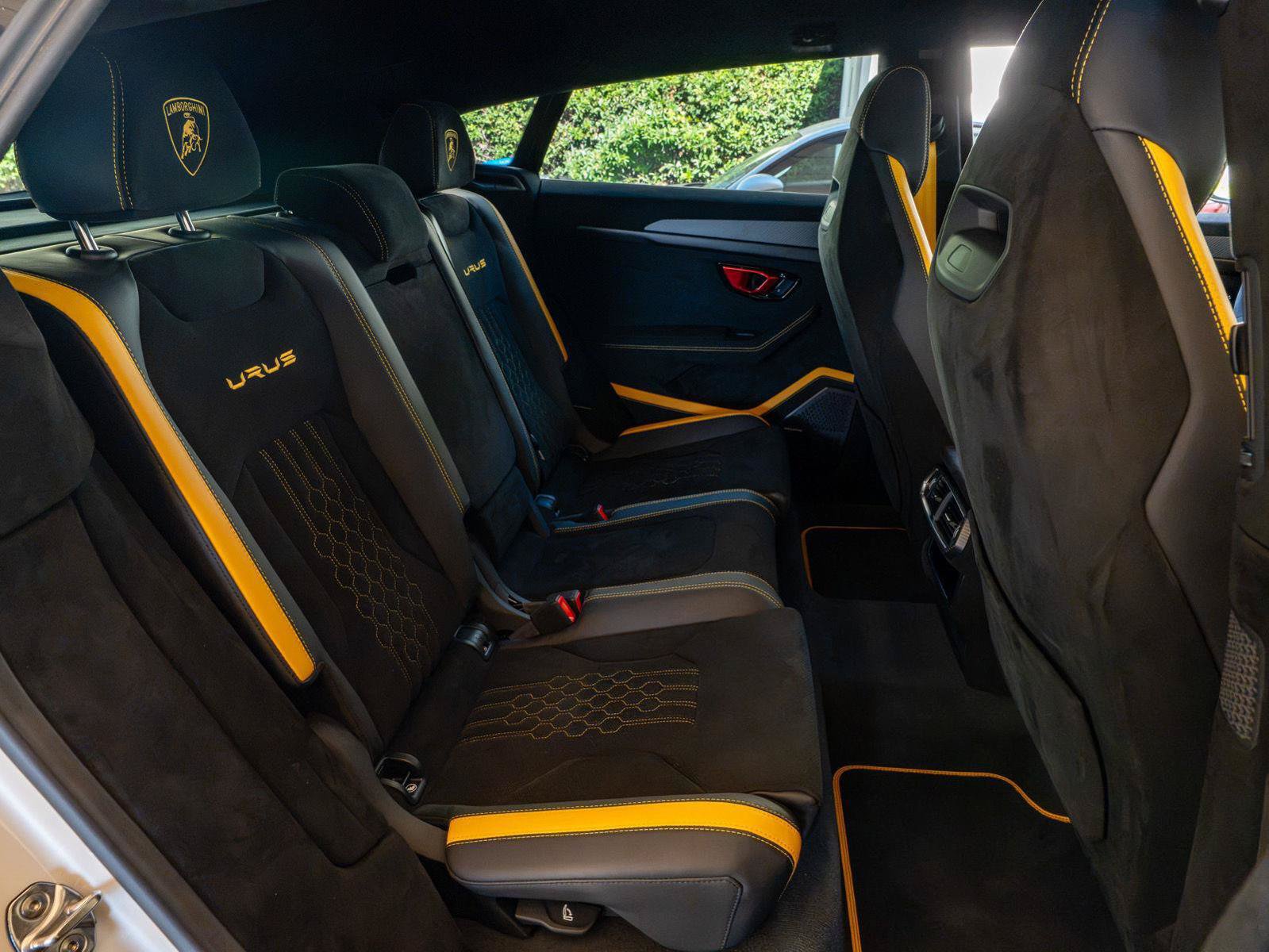 Used 2024 Lamborghini Urus Performante AWD/4WD image 32