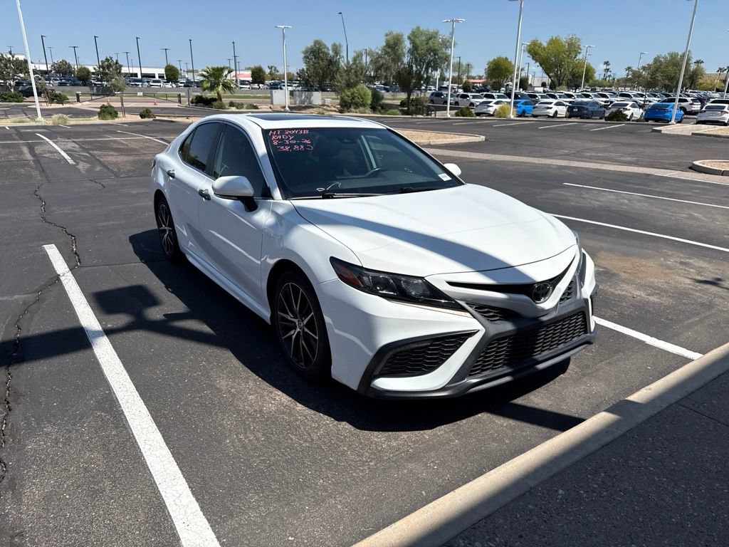 Used 2023 Toyota Camry SE w/ Convenience Package FWD image 3