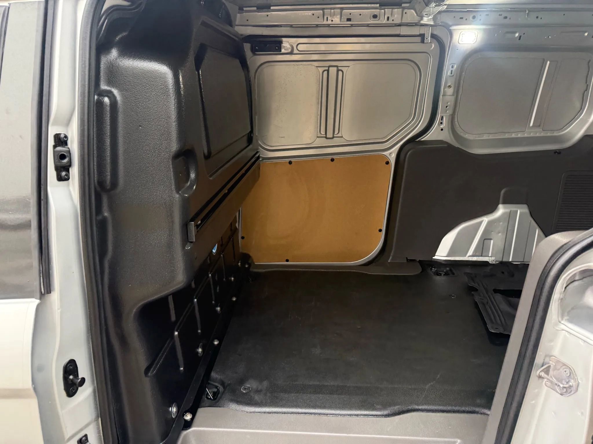 Used 2022 Ford Transit Connect XLT image 21