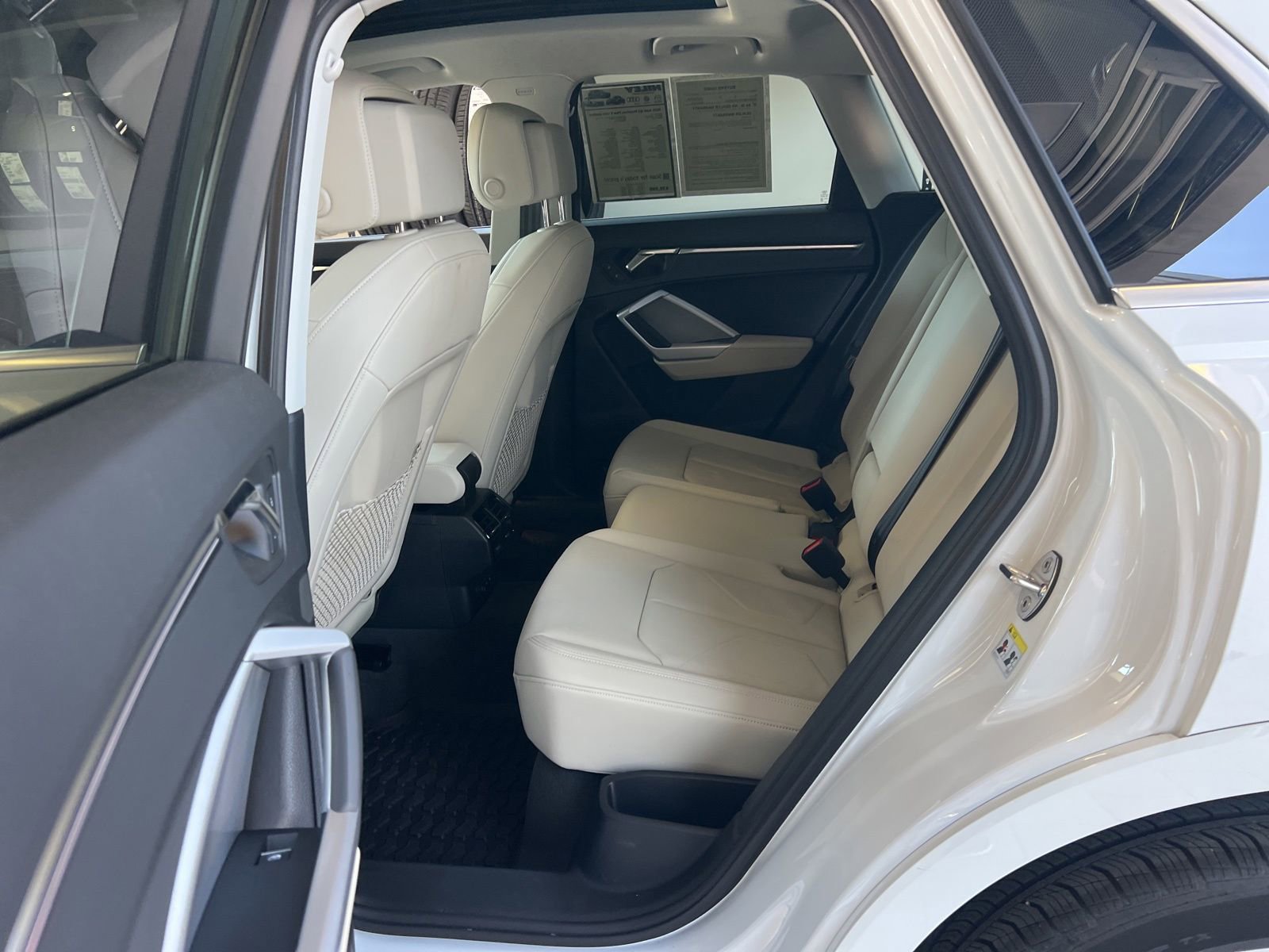 Used 2025 Audi Q3 2.0T Premium Plus w/ Premium Plus Package image 33