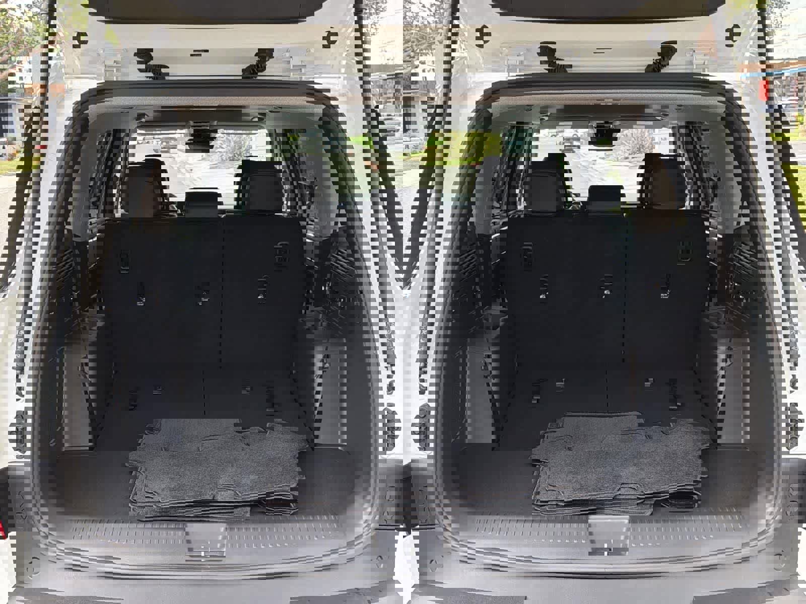 Certified 2025 Hyundai Santa Fe Limited image 30