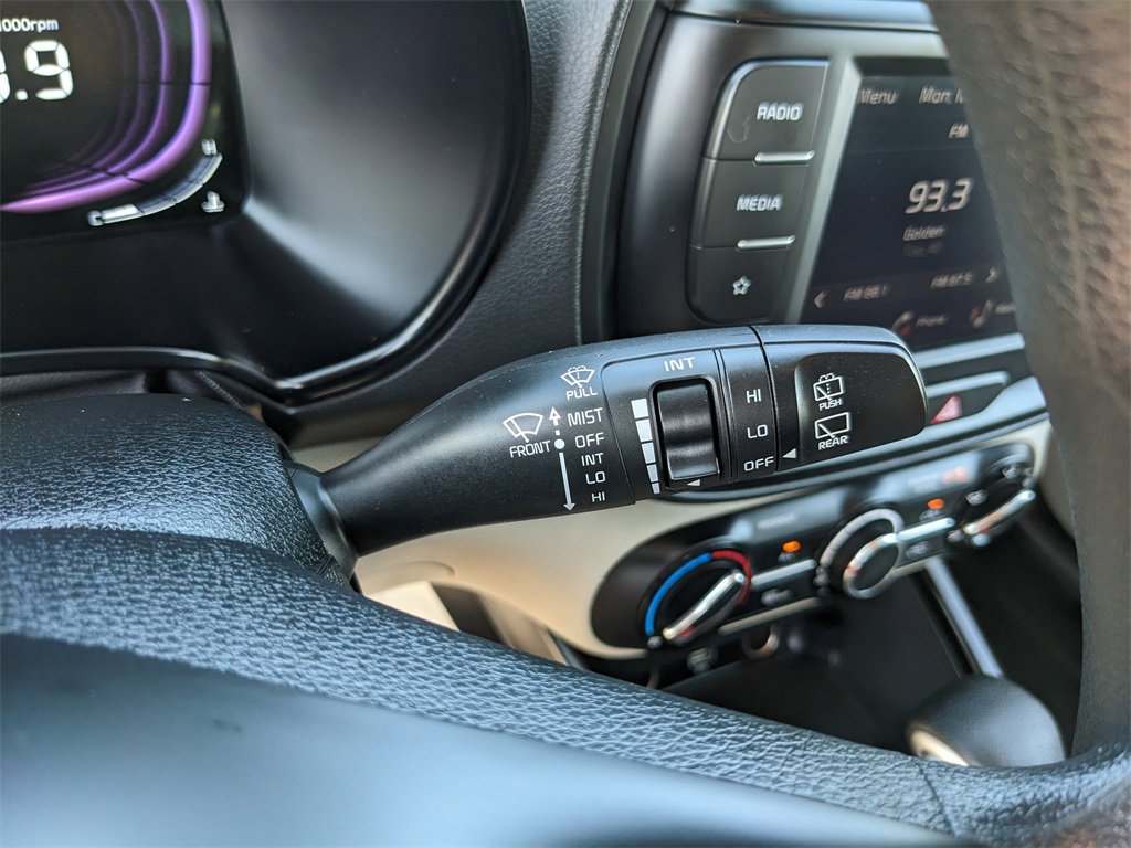 Certified 2025 Kia Soul LX image 32