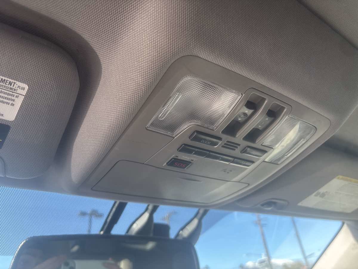 Used 2016 Toyota Highlander Limited Platinum image 21