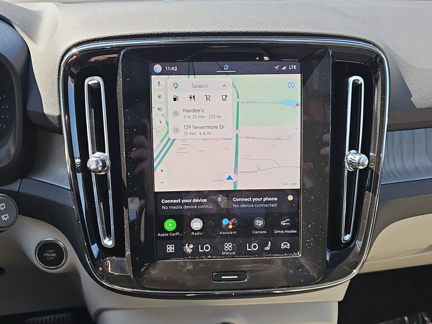 Used 2025 Volvo XC40 B5 Plus w/ Protection Package Premier image 10