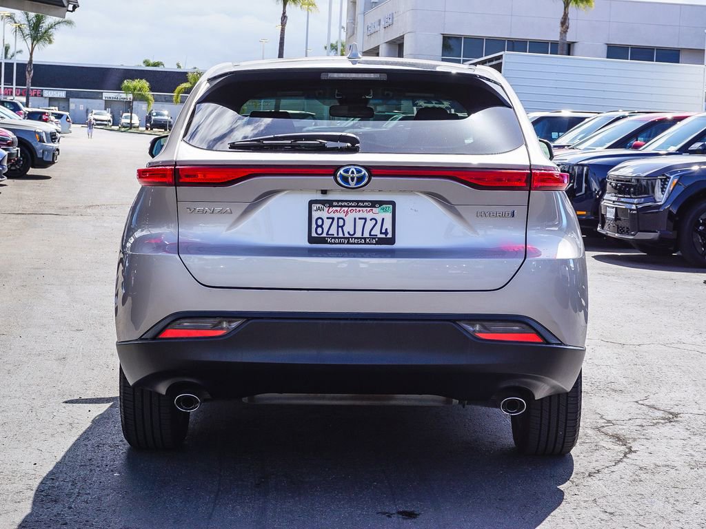 Used 2022 Toyota Venza LE AWD/4WD image 6