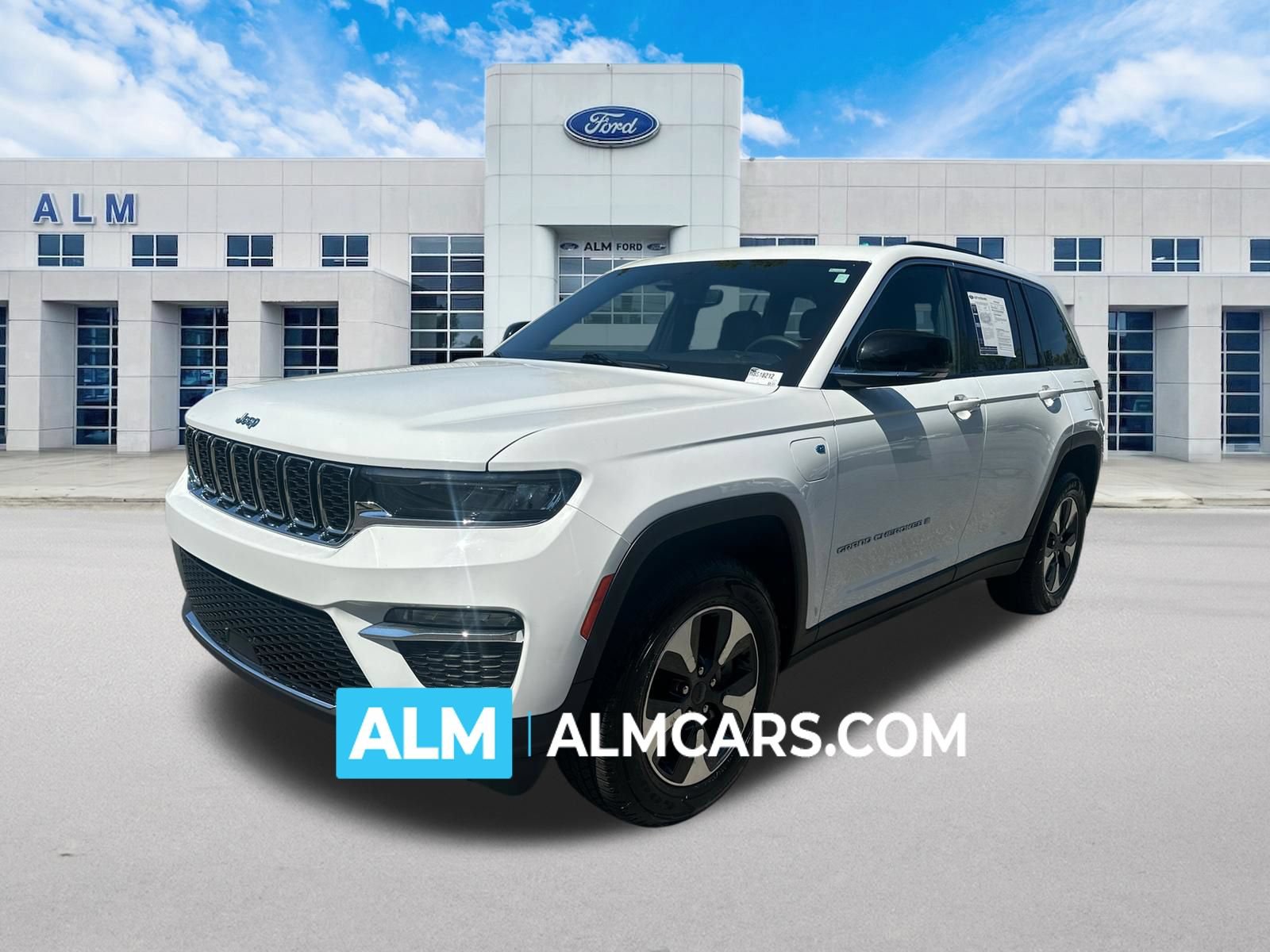 Used 2024 Jeep Grand Cherokee Limited 4xe AWD/4WD image 1