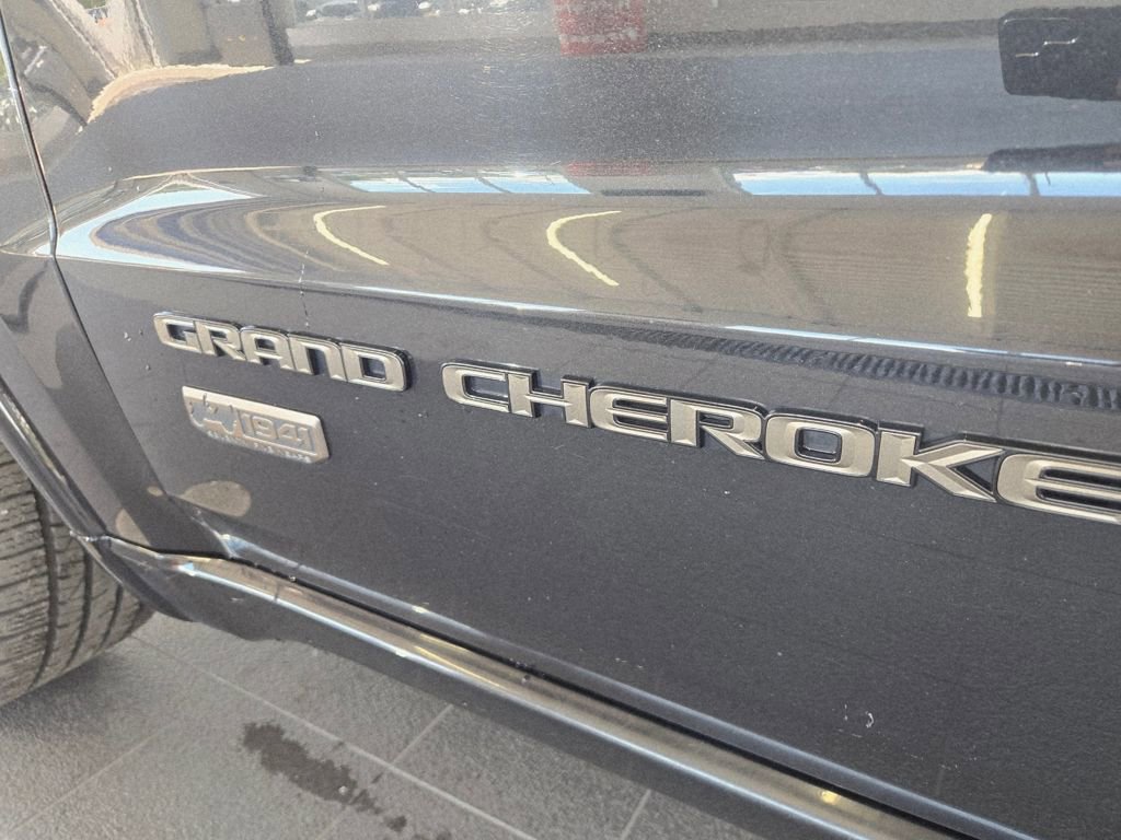 Used 2016 Jeep Grand Cherokee Limited 75th Anniversary image 18