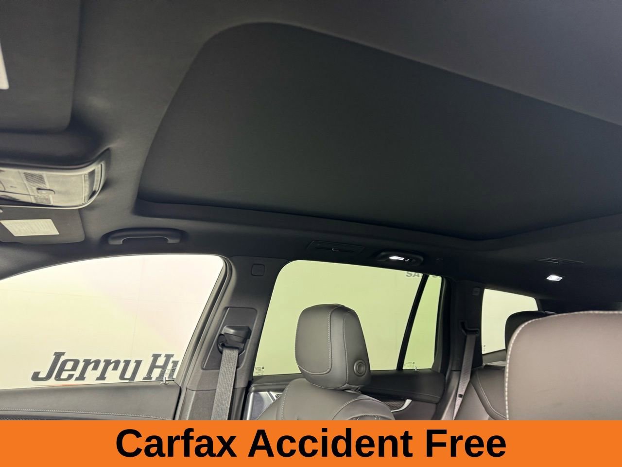 Used 2024 Cadillac XT6 Sport w/ Technology Package image 3