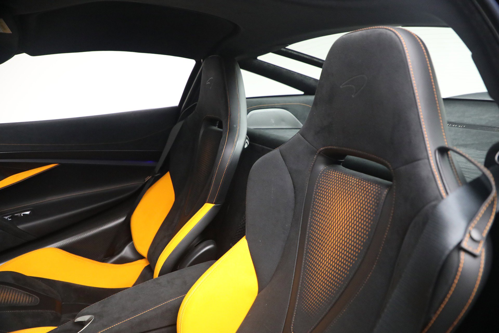 Used 2024 McLaren 750S image 28