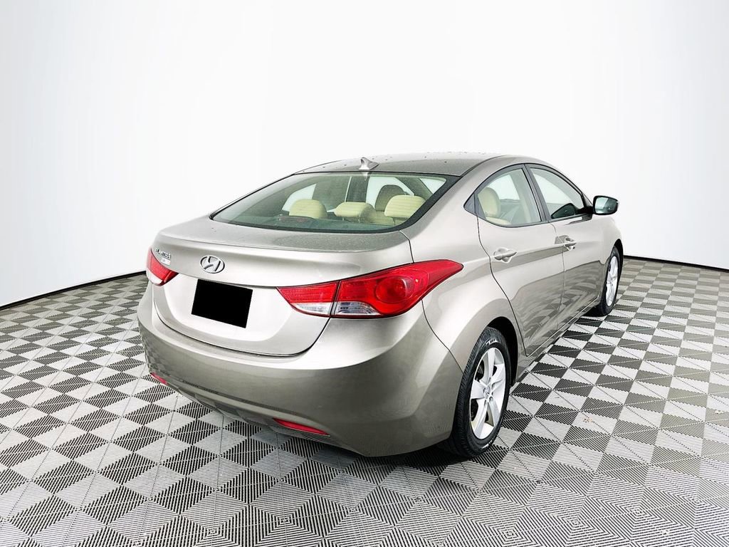 Used 2013 Hyundai Elantra GLS image 10