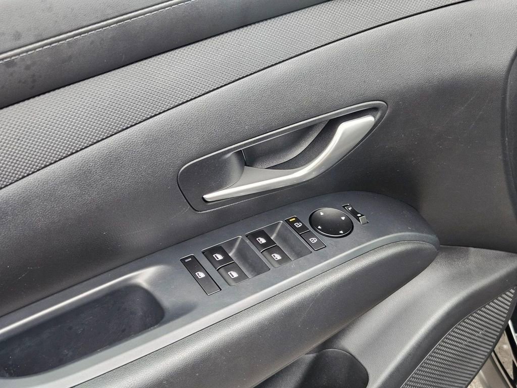 Certified 2025 Hyundai Santa Cruz SEL image 11