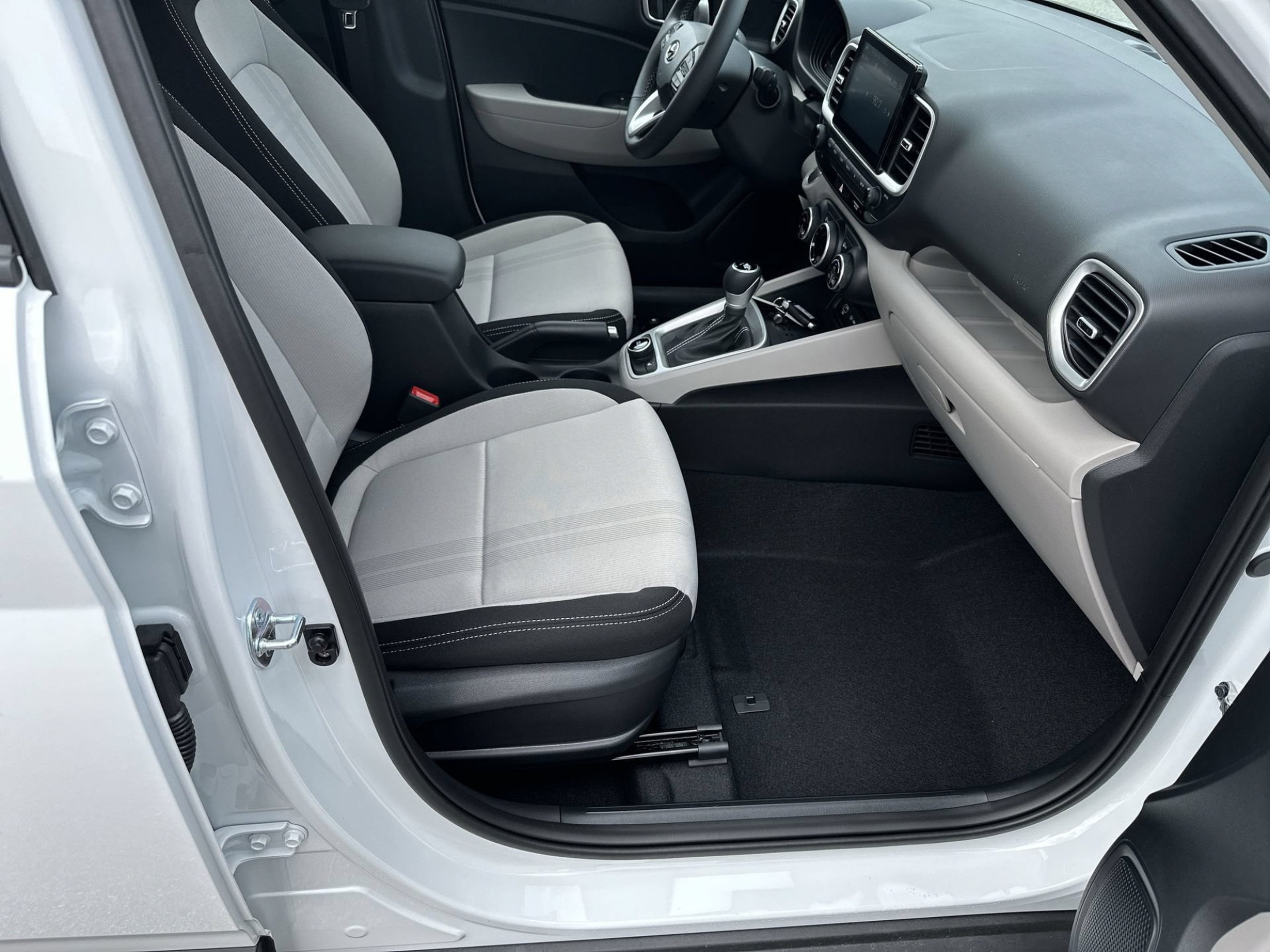 New 2026 Hyundai Venue SEL FWD image 25