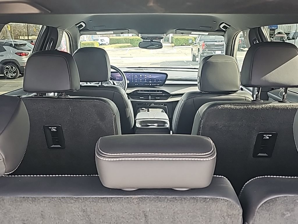 Certified 2025 Buick Enclave Sport Touring image 8