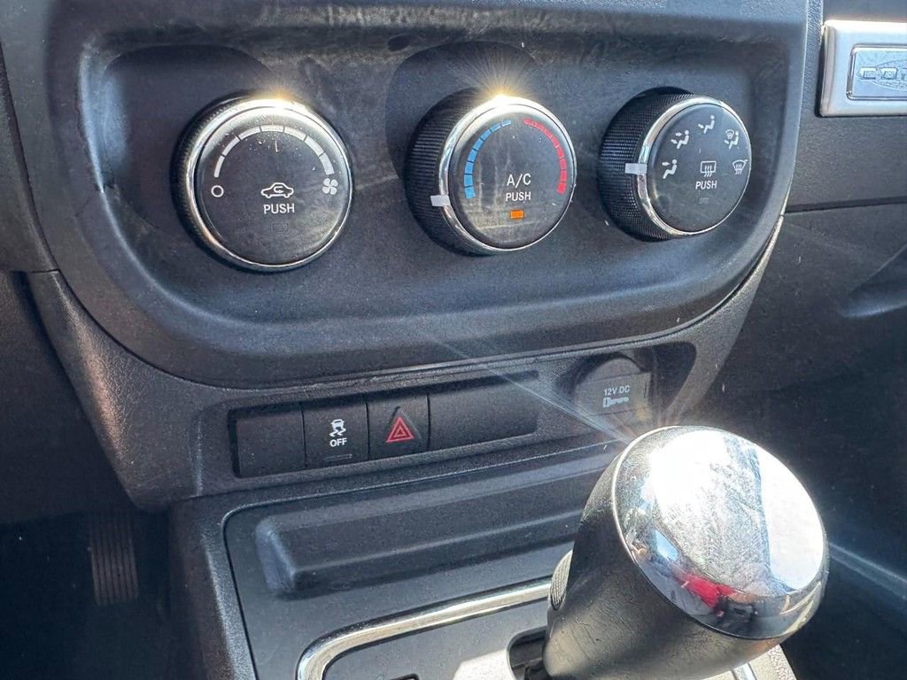 Used 2015 Jeep Compass Sport w/ Power Value Group FWD image 18