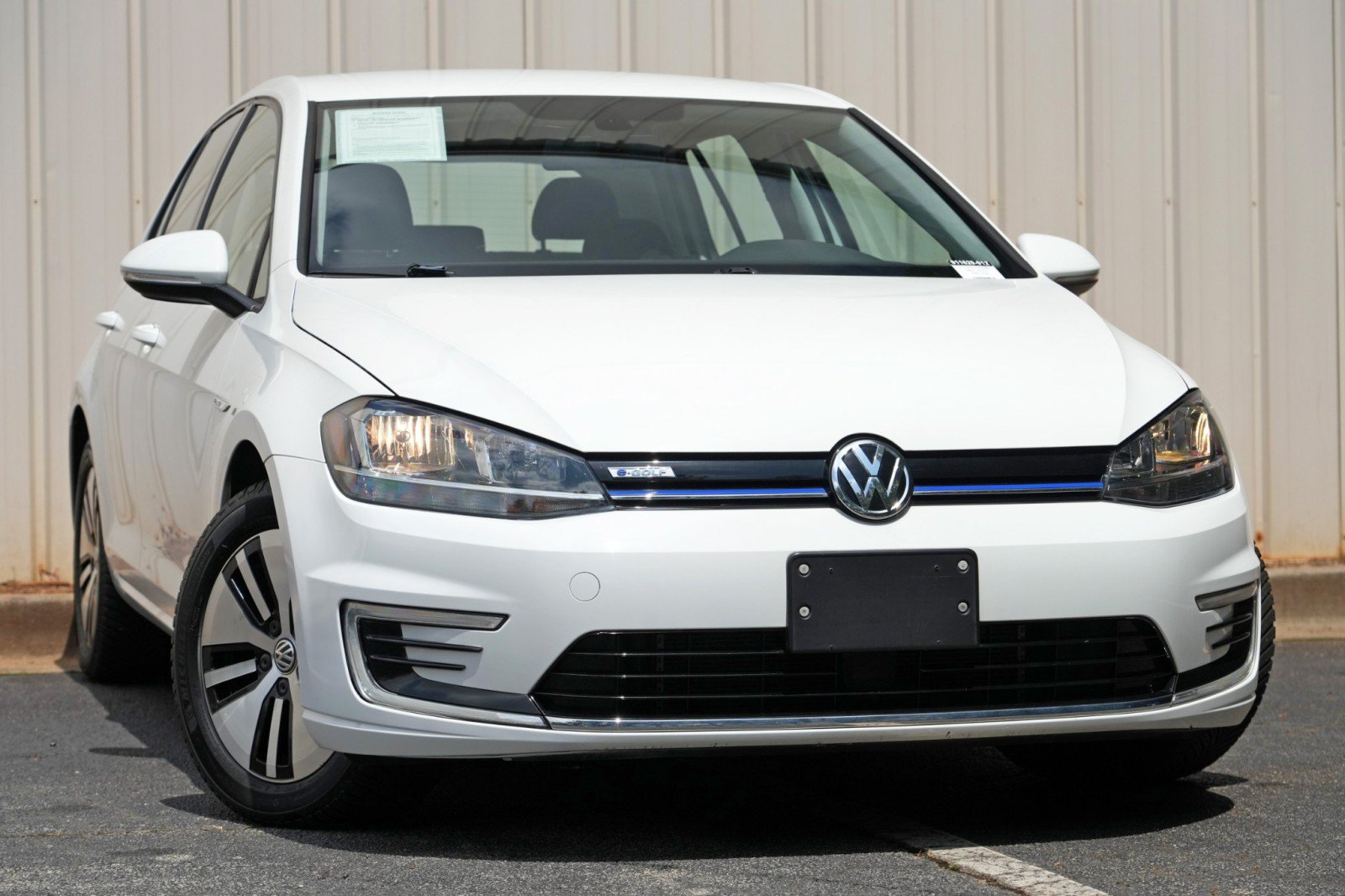 Used 2019 Volkswagen e-Golf SE w/ Driver Assistance Package FWD image 2