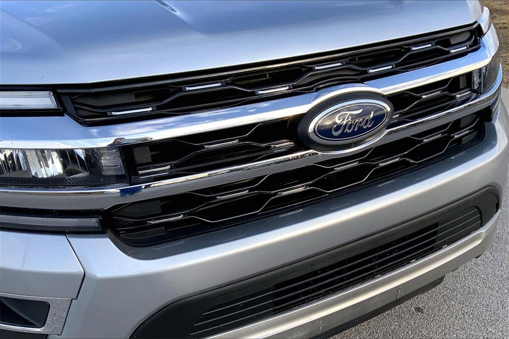 Used 2023 Ford Expedition Limited image 25