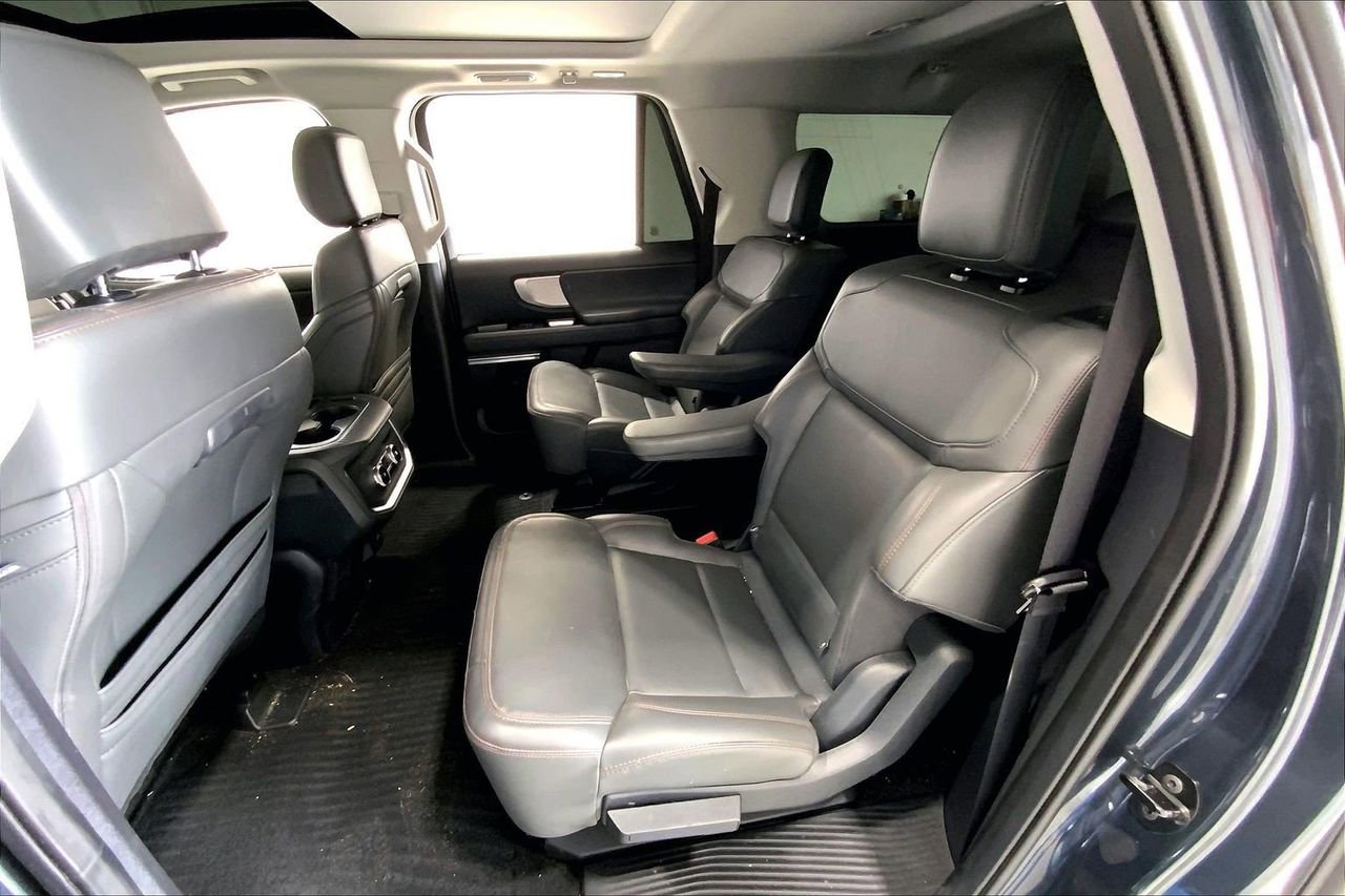 Used 2025 Ford Expedition Max Active RWD image 24