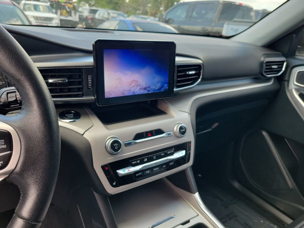 Used 2024 Ford Explorer XLT w/ Equipment Group 202A image 22