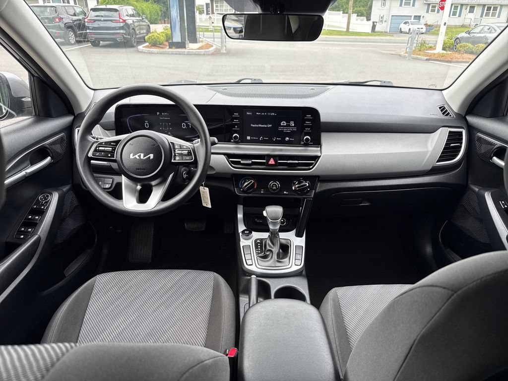 Used 2026 Kia Seltos LX FWD image 14