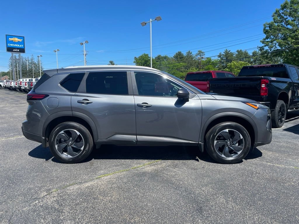 Used 2025 Nissan Rogue SV w/ SV Premium Package AWD/4WD image 8