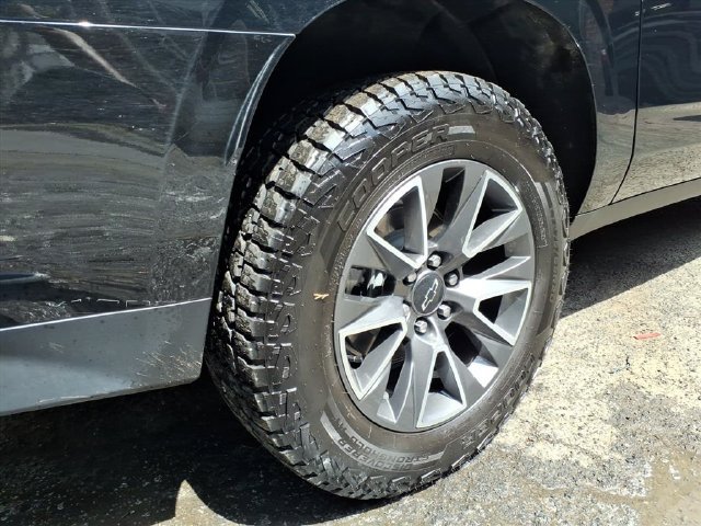 Used 2024 Chevrolet Suburban Z71 w/ Off-Road Capability Package AWD/4WD image 27