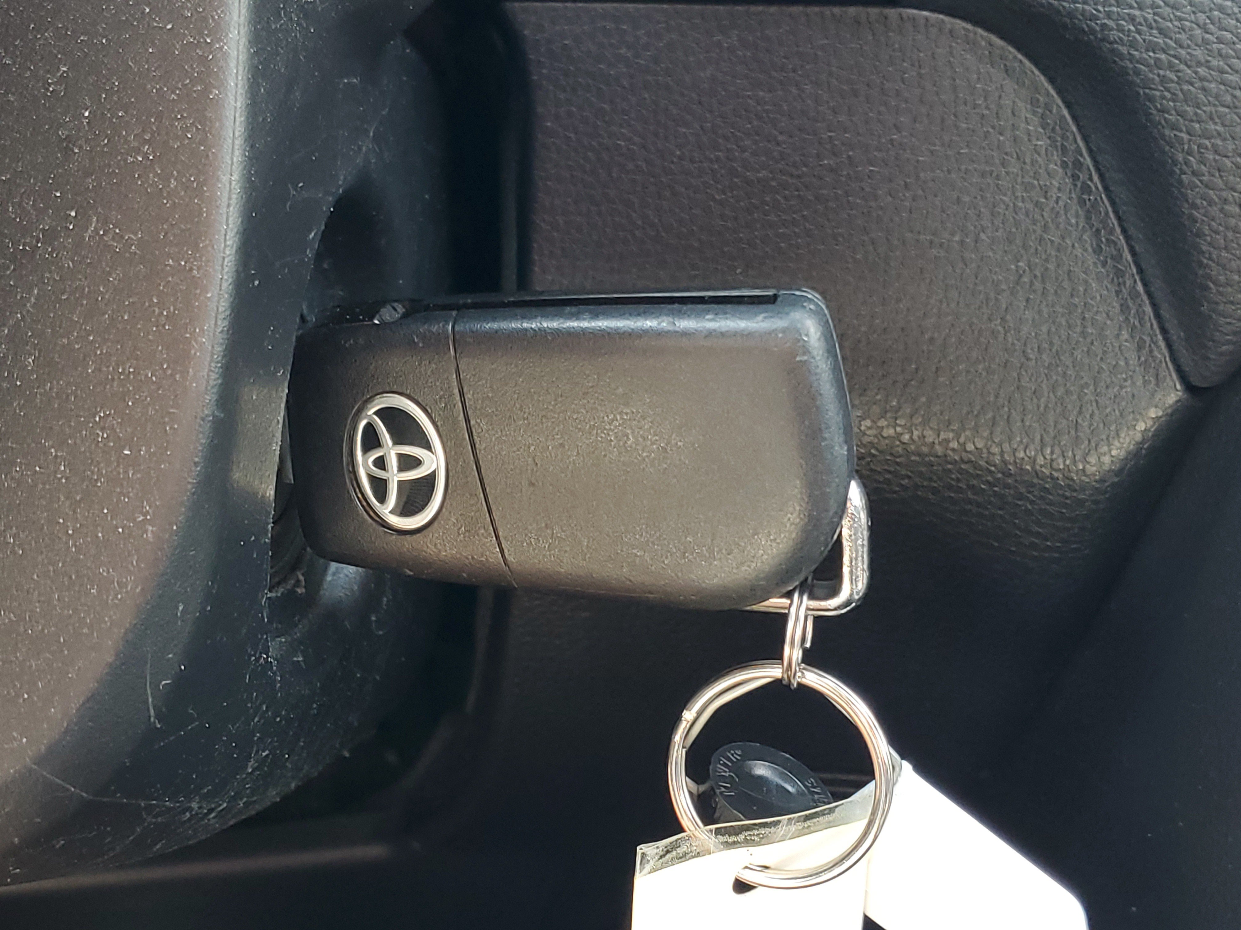 Used 2020 Toyota RAV4 LE w/ All Weather Liner Package AWD/4WD image 25