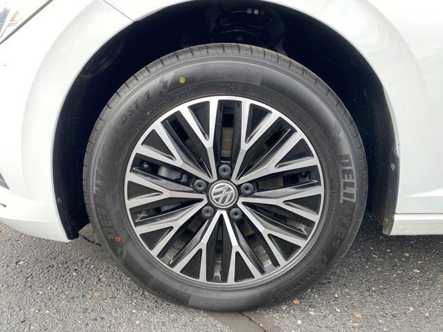 Used 2019 Volkswagen Jetta SEL w/ Cold Weather Package image 22