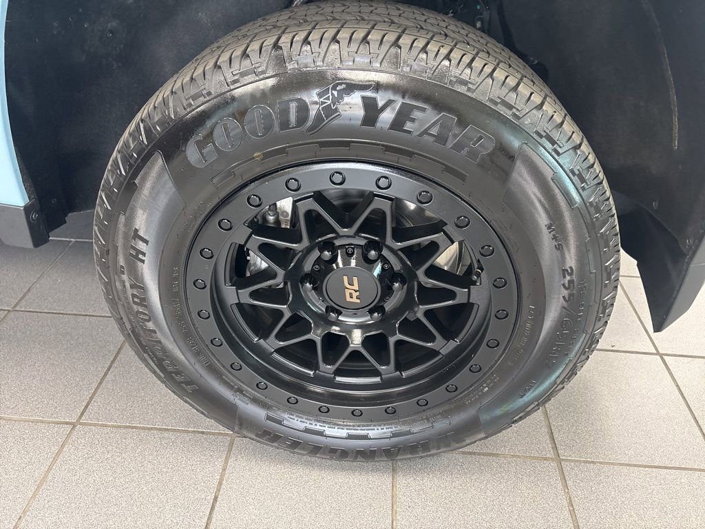 Used 2025 Chevrolet Colorado W/T w/ Advanced Trailering Package image 8