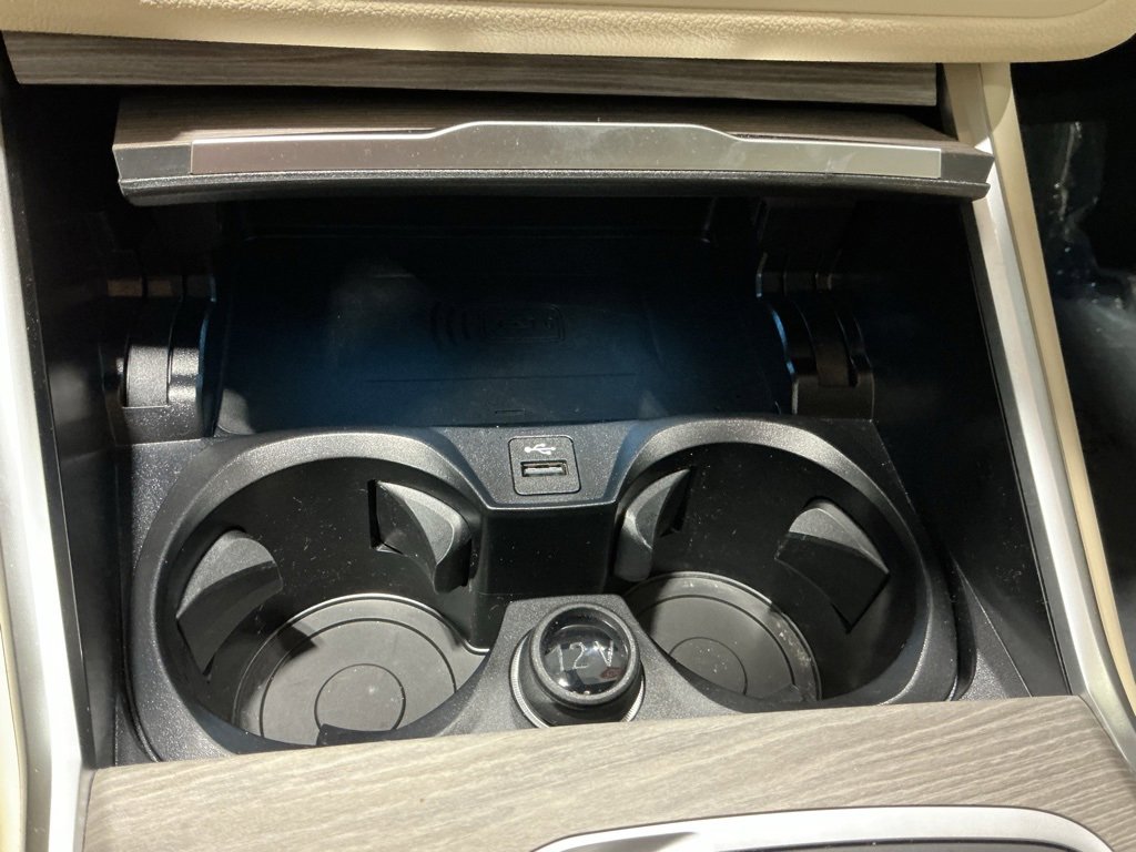 Used 2025 BMW 330i Sedan w/ Convenience Package image 14