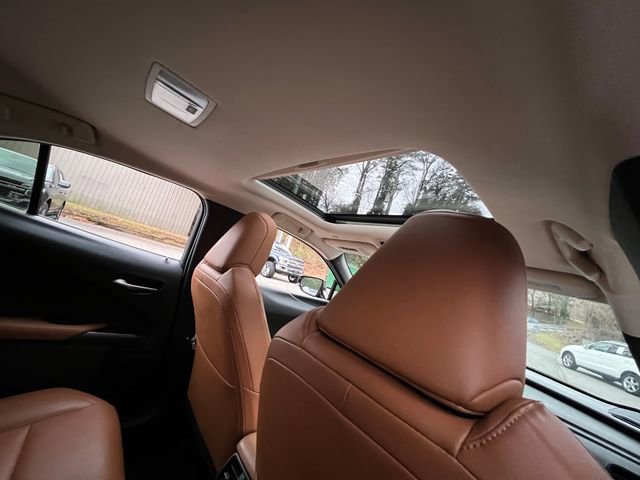 Used 2019 Lexus UX 200 image 32